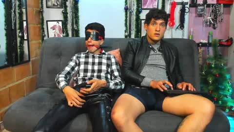 Snapshot of dom2travelers_sm chatting on December 2024 03:22:02 PM Diego Castell online show from December 2024 03:22:02 PM