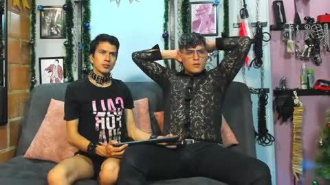 Snapshot of dom2travelers_sm chatting on December 2024 09:52:01 PM Diego Castell online show from December 2024 09:52:01 PM