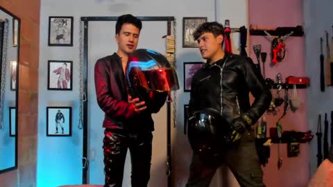 Snapshot of dom2travelers_sm chatting on January 2025 11:11:02 PM Diego Castell online show from January 2025 11:11:02 PM