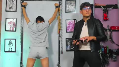 Snapshot of dom2travelers_sm chatting on February 2025 01:40:02 PM Diego Castell online show from February 2025 01:40:02 PM