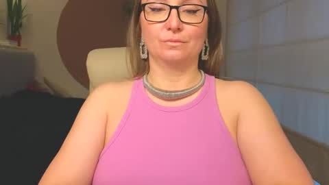 DOM MUMMY online show from April 2026 06:44:02 AM