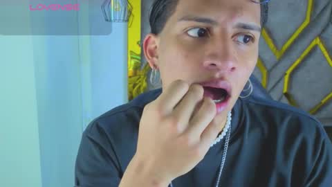 dom_veneno online show from December 2025 06:34:01 PM