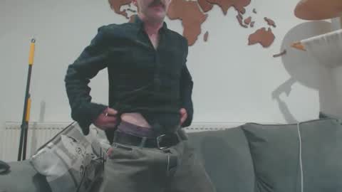 Snapshot of dombolio chatting on April 2026 03:53:01 PM Dombol online show from April 2026 03:53:01 PM