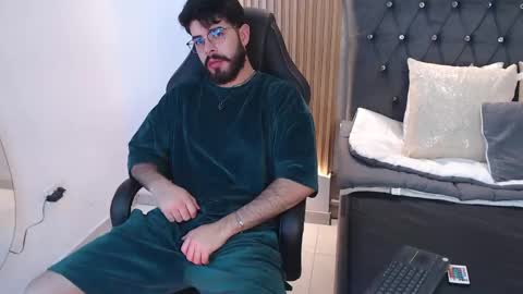 Snapshot of domboy_ chatting on May 2026 08:49:02 PM domboy online show from May 2026 08:49:02 PM