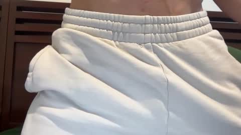 Snapshot of domd3 chatting on December 2025 10:50:02 PM Dom online show from December 2025 10:50:02 PM