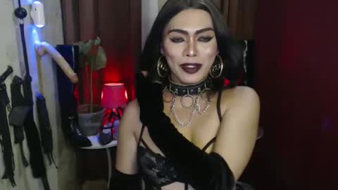 Snapshot of dominantrix_diannaxxx chatting on April 2026 06:27:01 AM diana online show from April 2026 06:27:01 AM