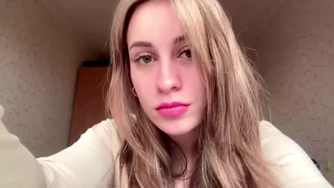 Mia online show from April 2026 08:37:02 AM