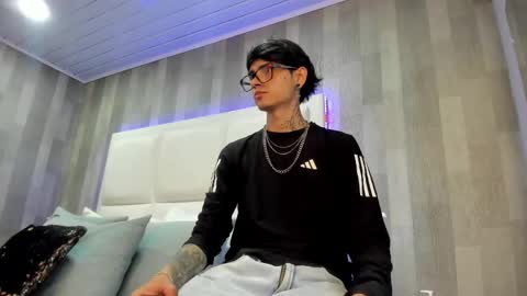 Snapshot of dominic_foox chatting on February 2026 01:51:01 PM Dominic foox online show from February 2026 01:51:01 PM