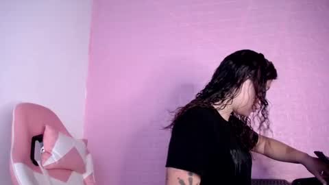   online show from December 2025 12:43:02 PM