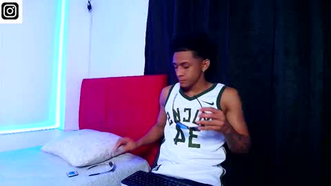 Snapshot of dominic_smith_ chatting on October 2025 10:55:01 PM dominic_smith_ online show from October 2025 10:55:01 PM