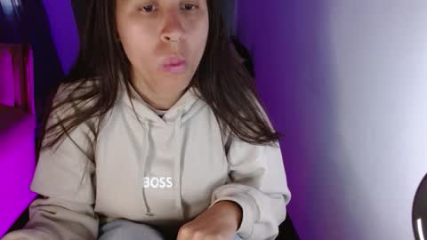   online show from December 2025 09:53:01 PM