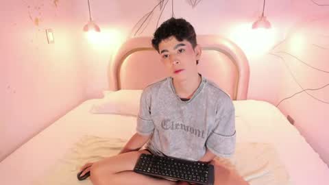 Snapshot of dominicjay_ chatting on June 2026 08:30:02 PM DOMINIC online show from June 2026 08:30:02 PM