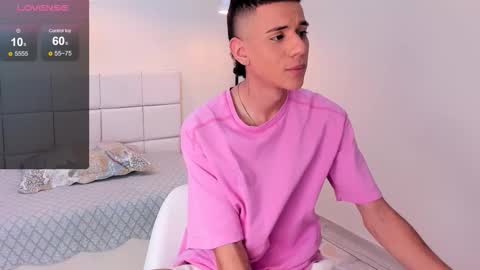 Snapshot of dominicjonnes chatting on March 2026 07:21:02 PM dominicjonnes online show from March 2026 07:21:02 PM