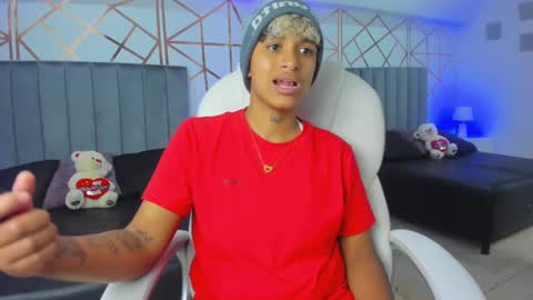 Dominick  online show from January 2025 07:34:01 PM