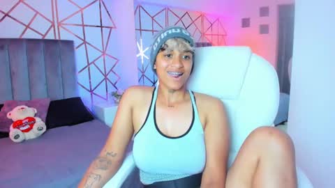 Dominick  online show from January 2025 09:03:01 PM