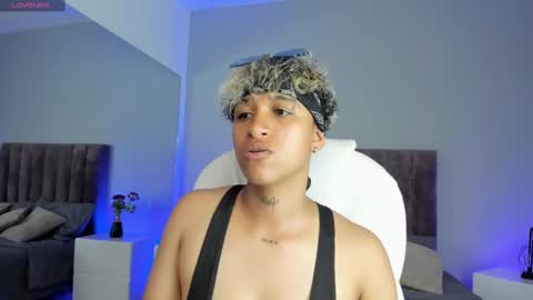 Dominick  online show from January 2025 11:00:01 PM