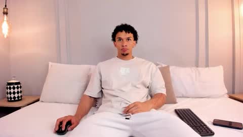 Dominick Star online show from December 2025 03:44:02 AM