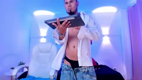 Dominik online show from June 2026 07:01:02 PM