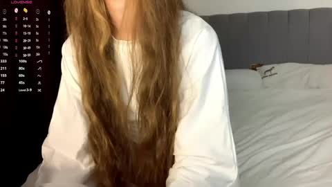 Snapshot of domitilabarrus chatting on May 2026 01:44:02 AM Kira online show from May 2026 01:44:02 AM