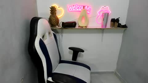 dona_tella online show from July 2026 11:38:02 AM