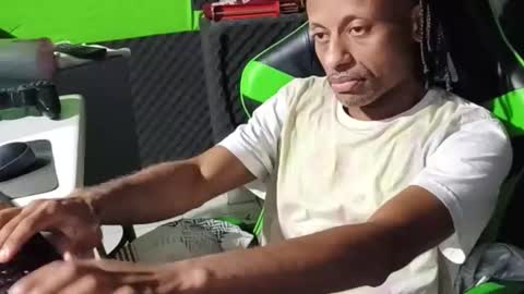 dondiego5511 online show from April 2026 10:34:01 PM