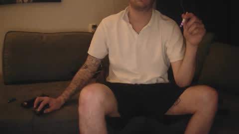 Snapshot of donn053 chatting on May 2026 01:02:04 AM Papi online show from May 2026 01:02:04 AM