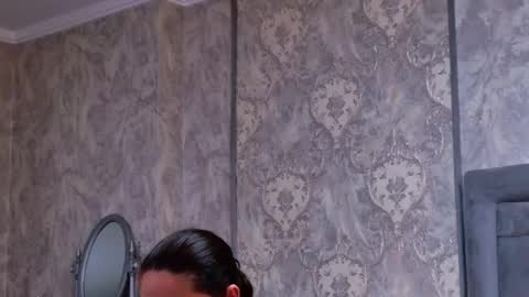 Donna online show from December 2025 06:59:02 PM