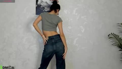 Aura online show from November 2025 03:27:02 AM