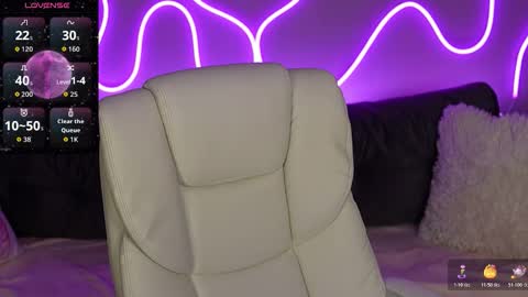 DONNA online show from November 2025 09:39:02 PM