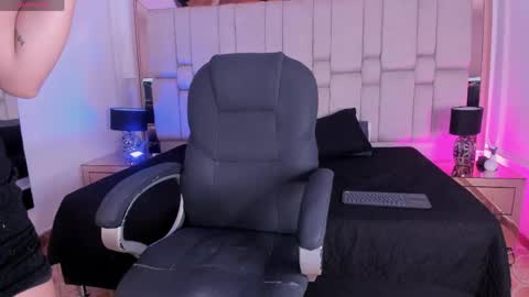 donnapeach online show from May 2026 03:56:01 AM