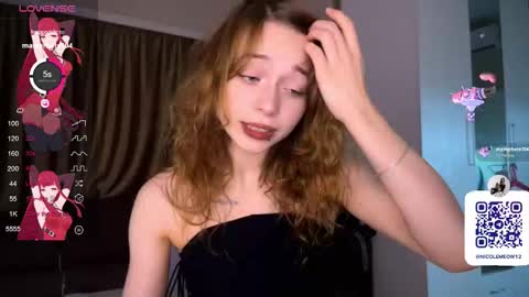 Nicole online show from November 2025 10:19:02 PM