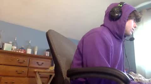 donutking42069 online show from April 2026 06:16:02 PM