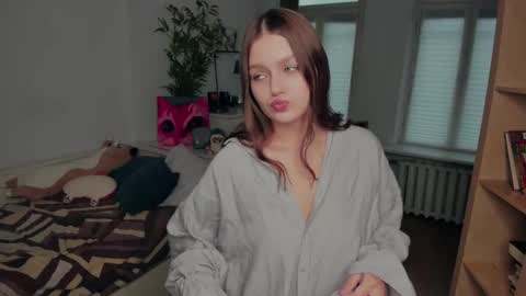 Joey online show from November 2025 09:00:02 AM