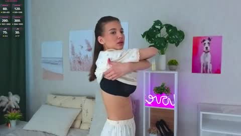 Snapshot of dorarindels chatting on April 2026 12:52:01 AM Kiki online show from April 2026 12:52:01 AM