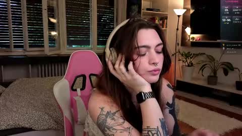 Snapshot of dorfmatratze_ chatting on June 2026 04:57:01 AM Alice online show from June 2026 04:57:01 AM