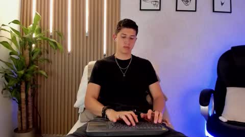 dorian_mystery online show from December 2025 10:25:02 PM