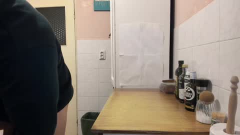 Snapshot of doriancretu95 chatting on January 2025 10:01:01 PM menu below online show from January 2025 10:01:01 PM