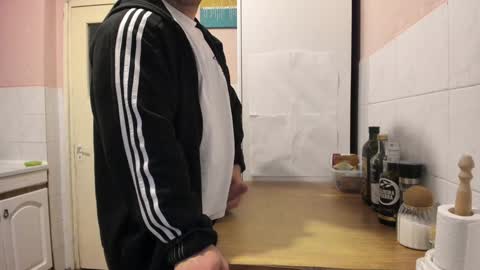 Snapshot of doriancretu95 chatting on January 2025 09:08:01 AM menu below online show from January 2025 09:08:01 AM