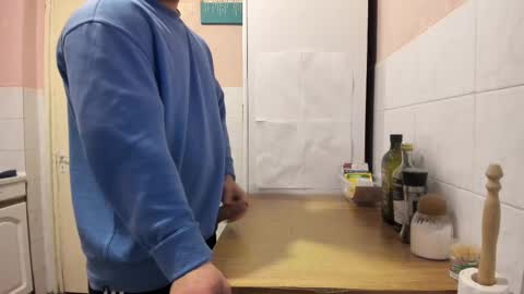 Snapshot of doriancretu95 chatting on February 2025 07:06:01 AM menu below online show from February 2025 07:06:01 AM