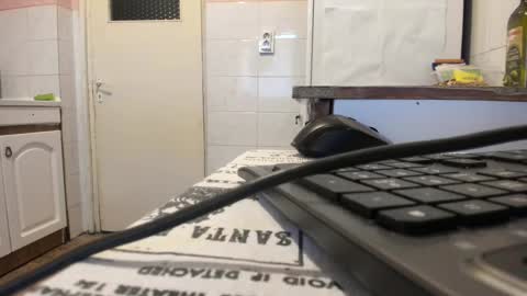 Snapshot of doriancretu95 chatting on March 2025 05:05:02 AM menu below online show from March 2025 05:05:02 AM