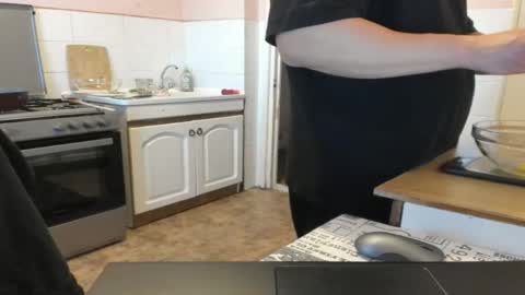 Snapshot of doriancretu95 chatting on May 2026 12:54:02 PM menu below online show from May 2026 12:54:02 PM