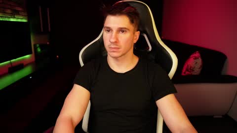 Dorian Reyes online show from January 2025 04:01:01 AM