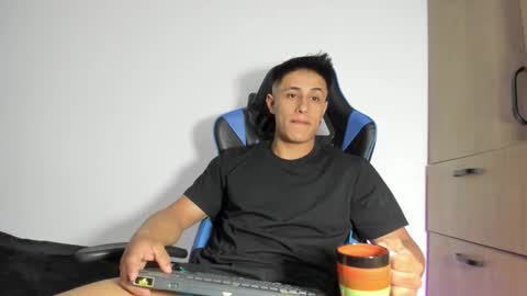 dorman_boy online show from February 2026 04:33:01 AM