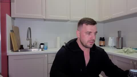 Sasha online show from September 2025 05:03:01 PM