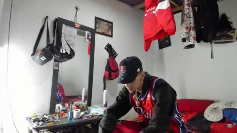 Snapshot of douglas_gallegos chatting on April 2026 06:33:02 AM douglas_gallegos online show from April 2026 06:33:02 AM