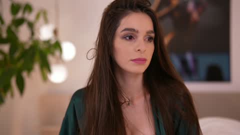    .         . online show from November 2025 07:40:01 AM