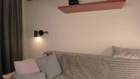 Mervin  online show from February 2025 08:16:02 PM