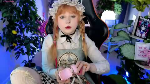 Snapshot of draculaura_ chatting on May 2026 10:44:01 AM Draculaura online show from May 2026 10:44:01 AM