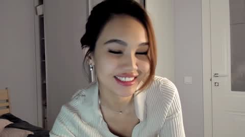 Snapshot of dragon_princesss chatting on December 2024 03:33:02 PM Airi online show from December 2024 03:33:02 PM