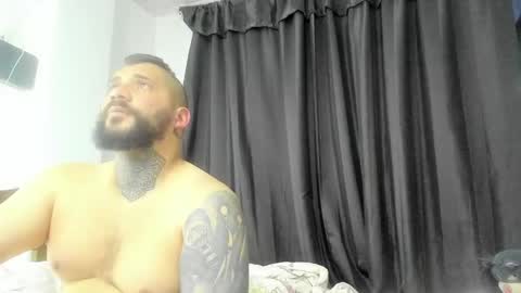 Snapshot of drake_white1 chatting on May 2026 04:10:01 AM drake whitee Independent Model online show from May 2026 04:10:01 AM